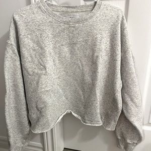 Aritzia TNA Cropped Sweatshirt in Gray